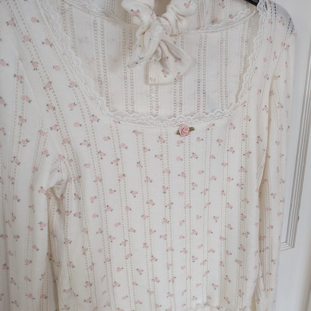 Pink Rose Floral Two-Piece Set with Scrunchie NWT - Picture 2 of 11